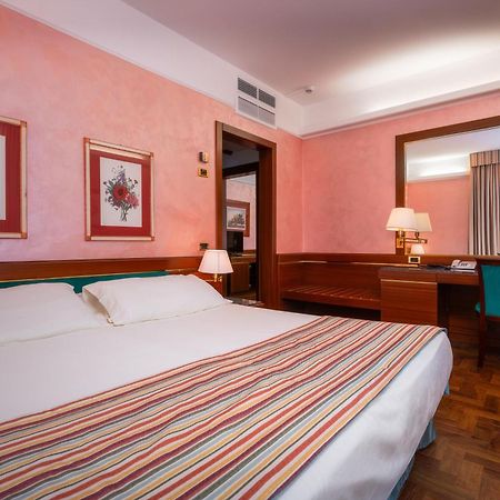 Hotel Crivi'S Милан Экстерьер фото