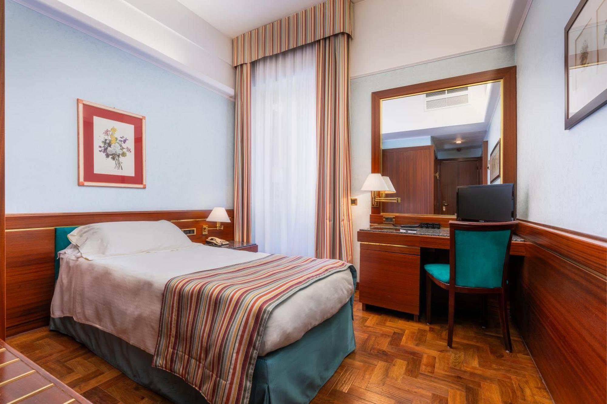 Hotel Crivi'S Милан Экстерьер фото