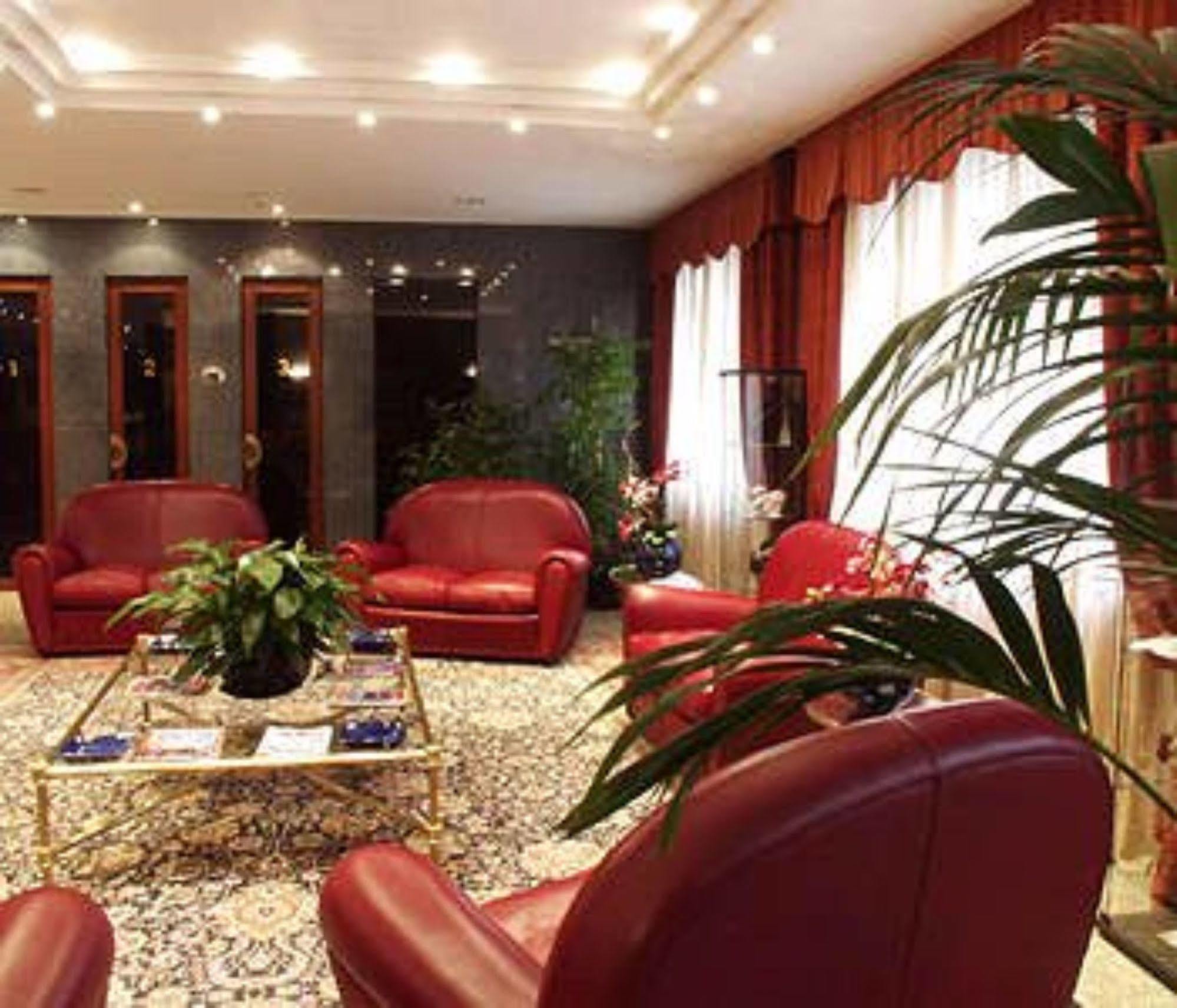 Hotel Crivi'S Милан Экстерьер фото