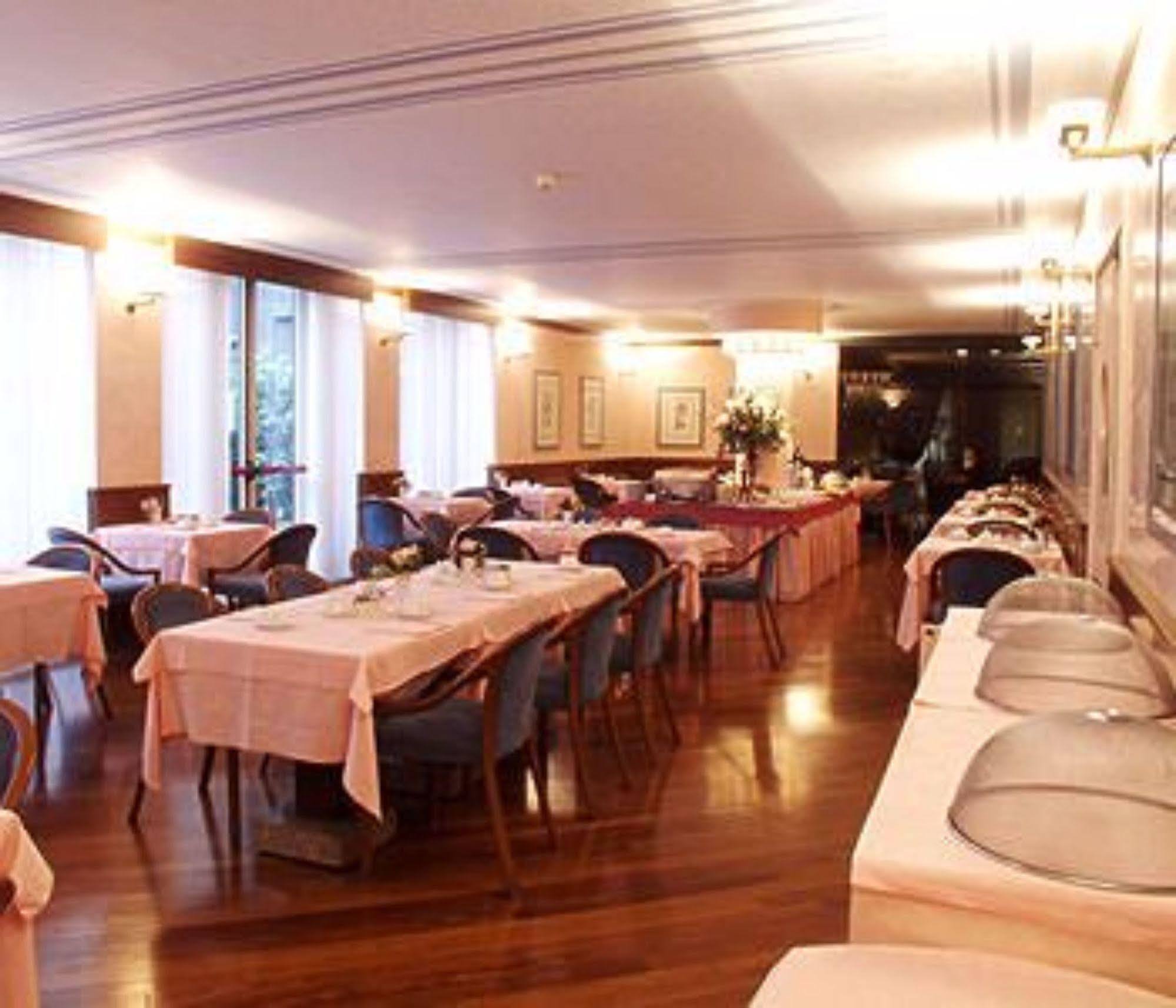 Hotel Crivi'S Милан Экстерьер фото